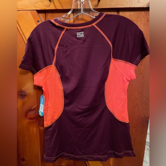 Fila breathable performance athletic t-shirt women’s size medium. New with tags - Picture 3 of 4